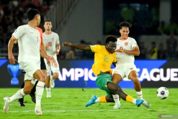 Here are some alternate title suggestions for “Struick: Timnas Indonesia masih menjadi tim ‘underdog'”:
1. “Struick: Indonesia’s National Team Remains the Underdog”
2. “Struick: Timnas Indonesia Still the Underdog in Competition”
3. “Struick: Indonesia’s National Team Continues to Face Underdog Status”
4. “Struick: The Underdog Journey of Timnas Indonesia”
5. “Struick: Timnas Indonesia’s Underdog Challenge Persists”
6. “Struick: Indonesia’s National Team as the Ongoing Underdog”
7. “Struick: Timnas Indonesia Continues to Embrace Underdog Identity”
8. “Struick: The Ever-Persistent Underdog Role of Timnas Indonesia”
9. “Struick: Timnas Indonesia Maintains Underdog Status on the Field”
10. “Struick: The Underdog Spirit of Indonesia’s National Team”
Feel free to mix and match or modify any of these suggestions! Here are some alternate title suggestions for "Struick: Timnas Indonesia masih menjadi tim 'underdog'":
1. "Struick: Indonesia's National Team Remains the Underdog"
2. "Struick: Timnas Indonesia Still the Underdog in Competition"
3. "Struick: Indonesia's National Team Continues to Face Underdog Status"
4. "Struick: The Underdog Journey of Timnas Indonesia"
5. "Struick: Timnas Indonesia's Underdog Challenge Persists"
6. "Struick: Indonesia's National Team as the Ongoing Underdog"
7. "Struick: Timnas Indonesia Continues to Embrace Underdog Identity"
8. "Struick: The Ever-Persistent Underdog Role of Timnas Indonesia"
9. "Struick: Timnas Indonesia Maintains Underdog Status on the Field"
10. "Struick: The Underdog Spirit of Indonesia's National Team"
Feel free to mix and match or modify any of these suggestions!