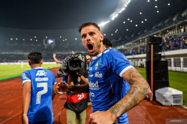 Klasemen Liga 1: Persib Dekat Gelar Juara, Persija Terlempar dari Empat Besar Klasemen Liga 1: Persib Dekat Gelar Juara, Persija Terlempar dari Empat Besar